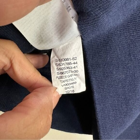 GAP Navy Kangaroo Pockets Hoodie Size Small - Picture 9 of 10